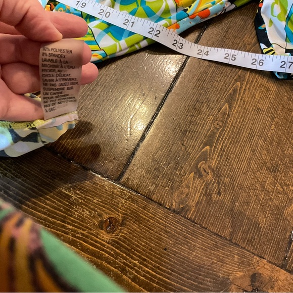 Peter Nygard Colorful Abstract Top - Picture 6 of 8